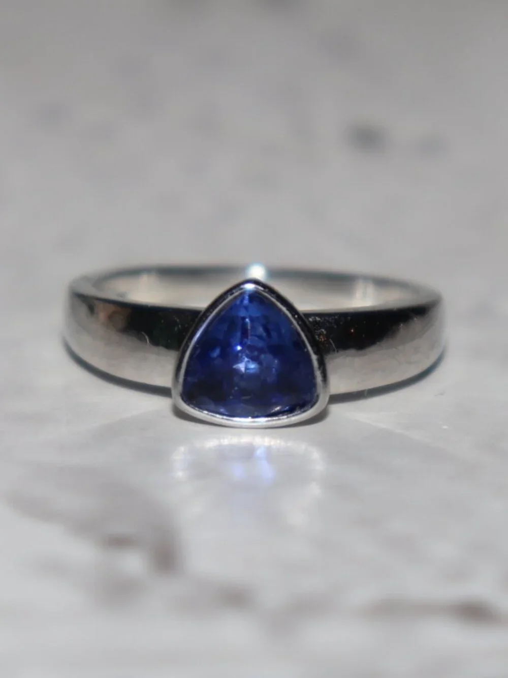 💙✨ Silver Tri‑Cut Blue Gemstone Ring · Size 9.5 Triangle blue stone · Modern